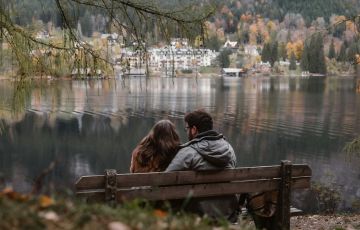 Romantic Autumn Getaways – Cozy Escapes for Couples in the Most Beautiful Season