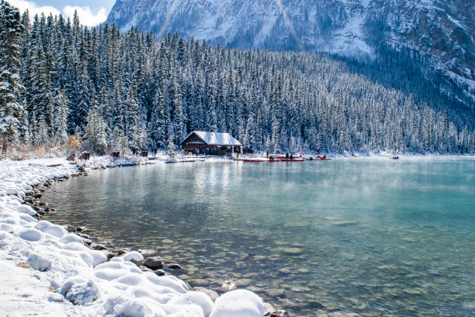 Lake Louise in Banff National Park Canada – Top Winter Destination for Skiing and Scenery