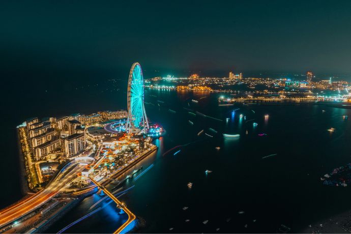Night shot of Ain Dubai and Bluewaters Island