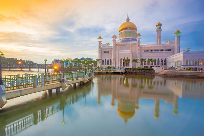 Sultan Omar Ali Saifuddin Mosque, Brunei